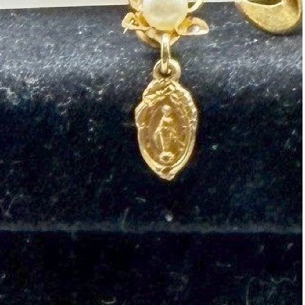 Vintage Gold Floral Spray Brooch AB Rhinestones Pearl Religious Charm‎ Pin